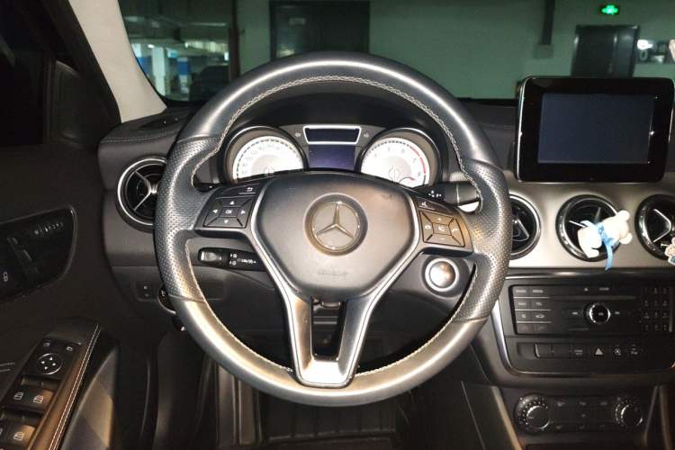Used Mercedes-Benz GLA 2016 GLA 200 Fashion Model Steering Wheel