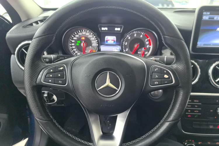 Used Mercedes-Benz GLA 2016 GLA 200 Fashion Model Steering Wheel