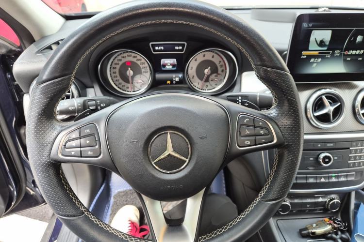 Used Mercedes-Benz GLA 2016 GLA 200 Fashion Model Steering Wheel