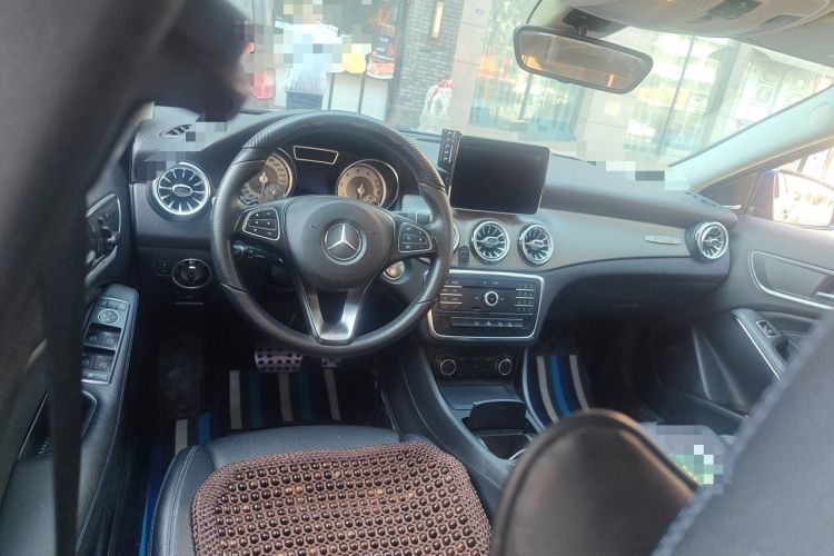 Used Mercedes-Benz GLA 2016 GLA 200 Blue Edition Steering Wheel