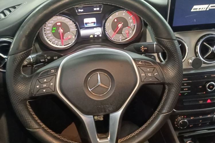 Used Mercedes-Benz GLA 2016 GLA 200 Sport Edition Steering Wheel