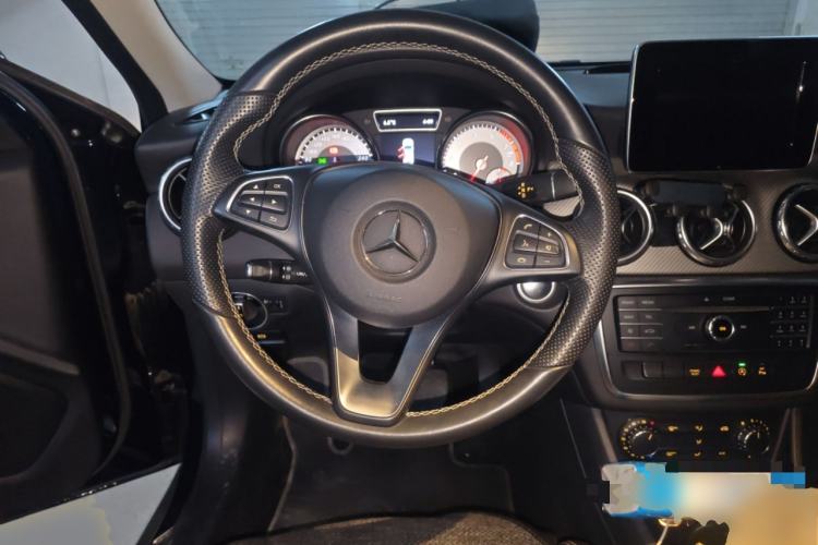 Used Mercedes-Benz GLA 2016 GLA 200 Sport Edition Steering Wheel