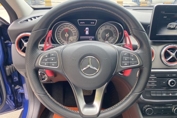 Used Mercedes-Benz GLA 2016 GLA 200 Sport Edition Steering Wheel