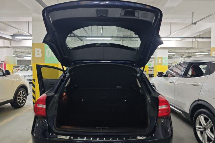 Used Mercedes-Benz GLA 2016 GLA 200 Fashion Model Trunk