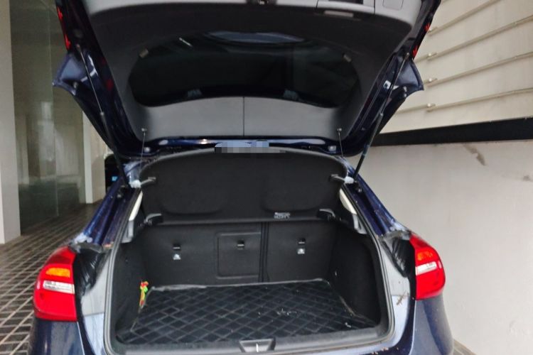 Used Mercedes-Benz GLA 2016 GLA 200 Fashion Model Trunk