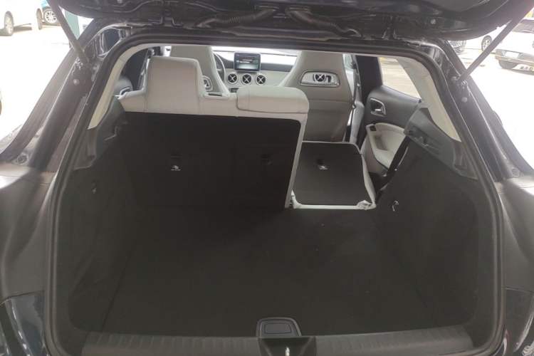 Used Mercedes-Benz GLA 2016 GLA 220 4MATIC Fashion Edition Trunk