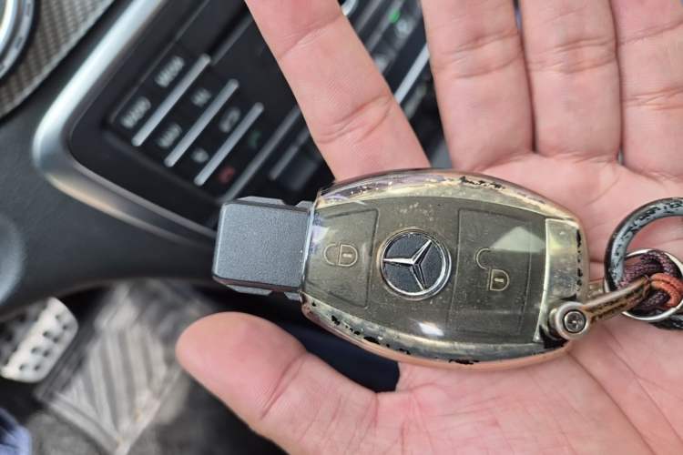 Used Mercedes-Benz GLA 2016 GLA 200 Fashion Model Vehicle Key