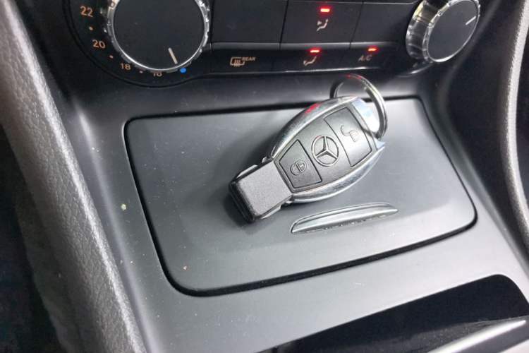 Used Mercedes-Benz GLA 2016 GLA 200 Fashion Model Vehicle Key