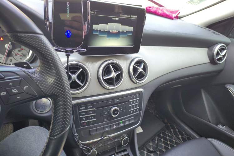 Used Mercedes-Benz GLA 2016 GLA 200 Sport Edition Audio And AC Panel