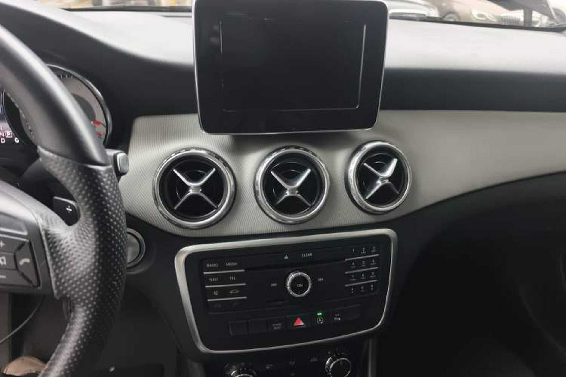 Used Mercedes-Benz GLA 2016 GLA 200 Sport Edition Audio And AC Panel