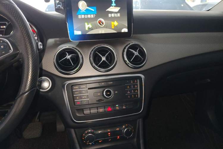 Used Mercedes-Benz GLA 2016 GLA 200 Fashion Model Audio And AC Panel
