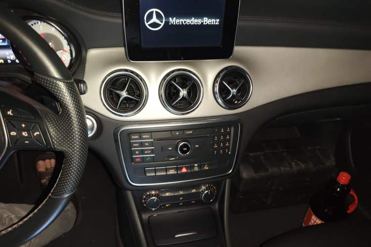 Used Mercedes-Benz GLA 2016 GLA 200 Fashion Model Audio And AC Panel