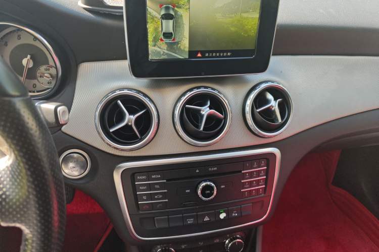 Used Mercedes-Benz GLA 2016 GLA 200 Sport Edition Audio And AC Panel