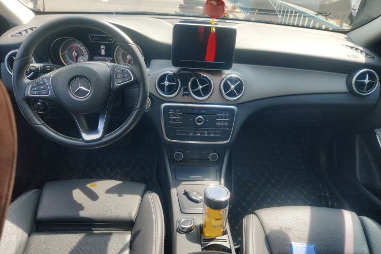 Used Mercedes-Benz GLA 2016 GLA 200 Sport Edition Center Console