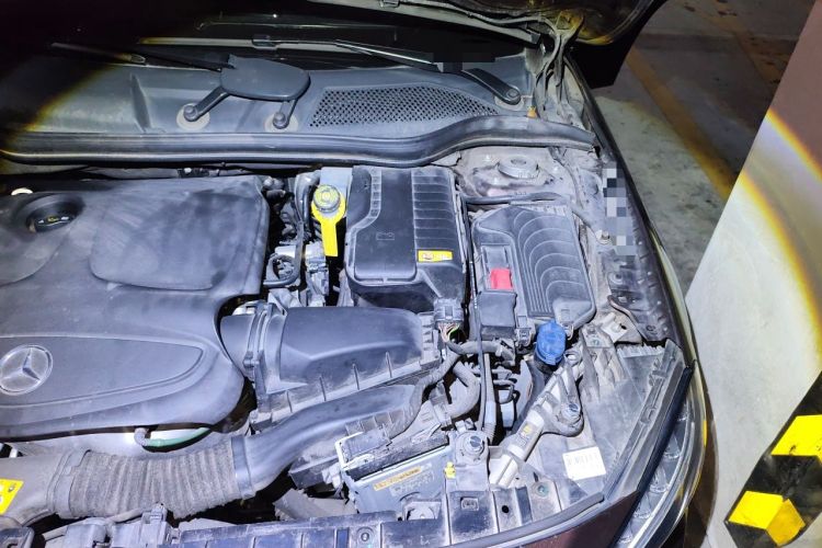 Used Mercedes-Benz GLA 2016 GLA 200 Fashion Model Engine Bay Left