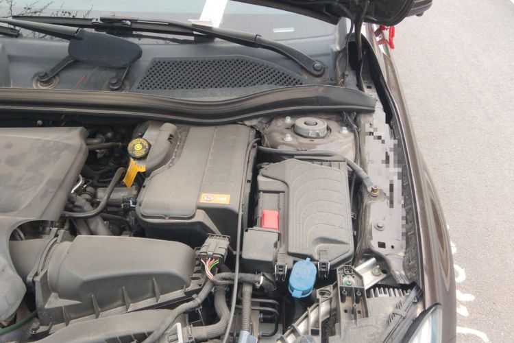 Used Mercedes-Benz GLA 2016 GLA 200 Fashion Model Engine Bay Left