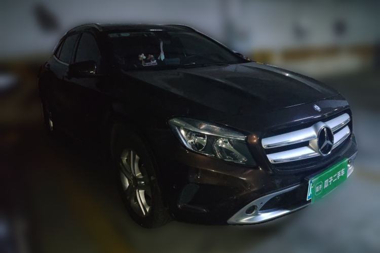 Used Mercedes-Benz GLA 2016 GLA 200 Sport Edition Front Right 45 Deg