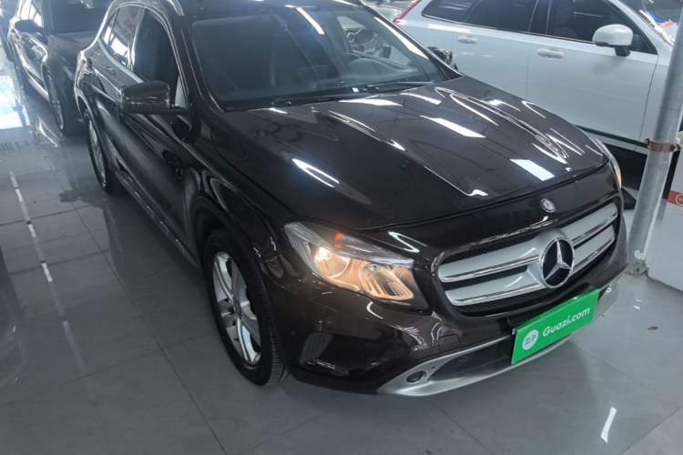 Used Mercedes-Benz GLA 2016 GLA 200 Fashion Model Front Right 45 Deg