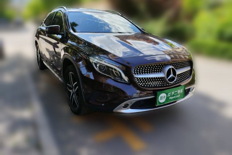 Used Mercedes-Benz GLA 2016 GLA 200 Fashion Model Front Right 45 Deg