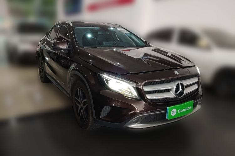 Used Mercedes-Benz GLA 2016 GLA 200 Fashion Model Front Right 45 Deg