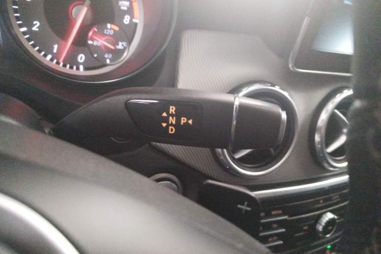 Used Mercedes-Benz GLA 2016 GLA 220 4MATIC Fashion Edition Gear Lever
