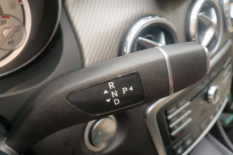 Used Mercedes-Benz GLA 2016 GLA 220 4MATIC Fashion Edition Gear Lever
