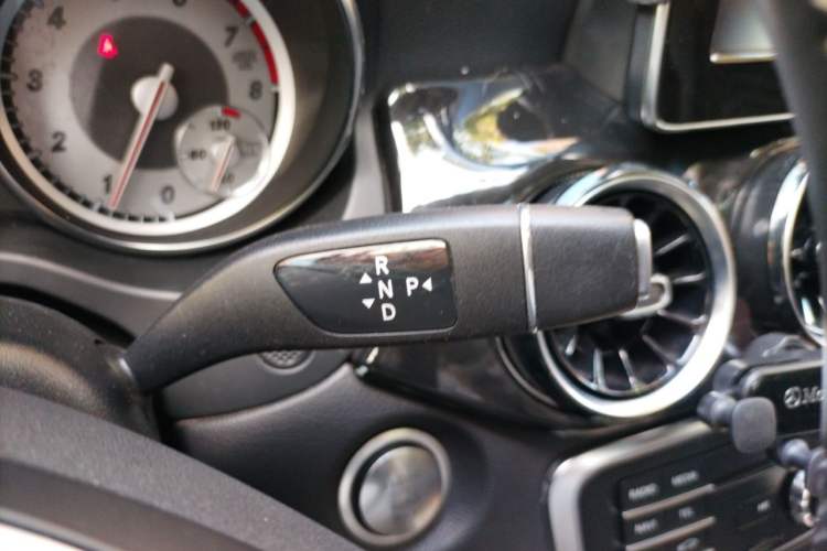 Used Mercedes-Benz GLA 2016 GLA 200 Fashion Model Gear Lever
