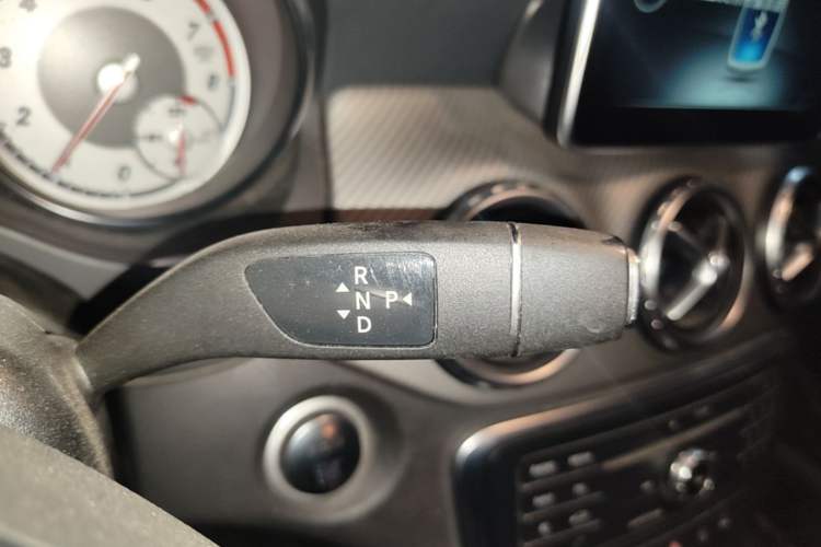 Used Mercedes-Benz GLA 2016 GLA 200 Fashion Model Gear Lever