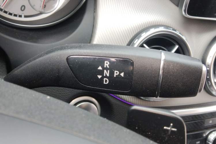 Used Mercedes-Benz GLA 2016 GLA 200 Fashion Model Gear Lever
