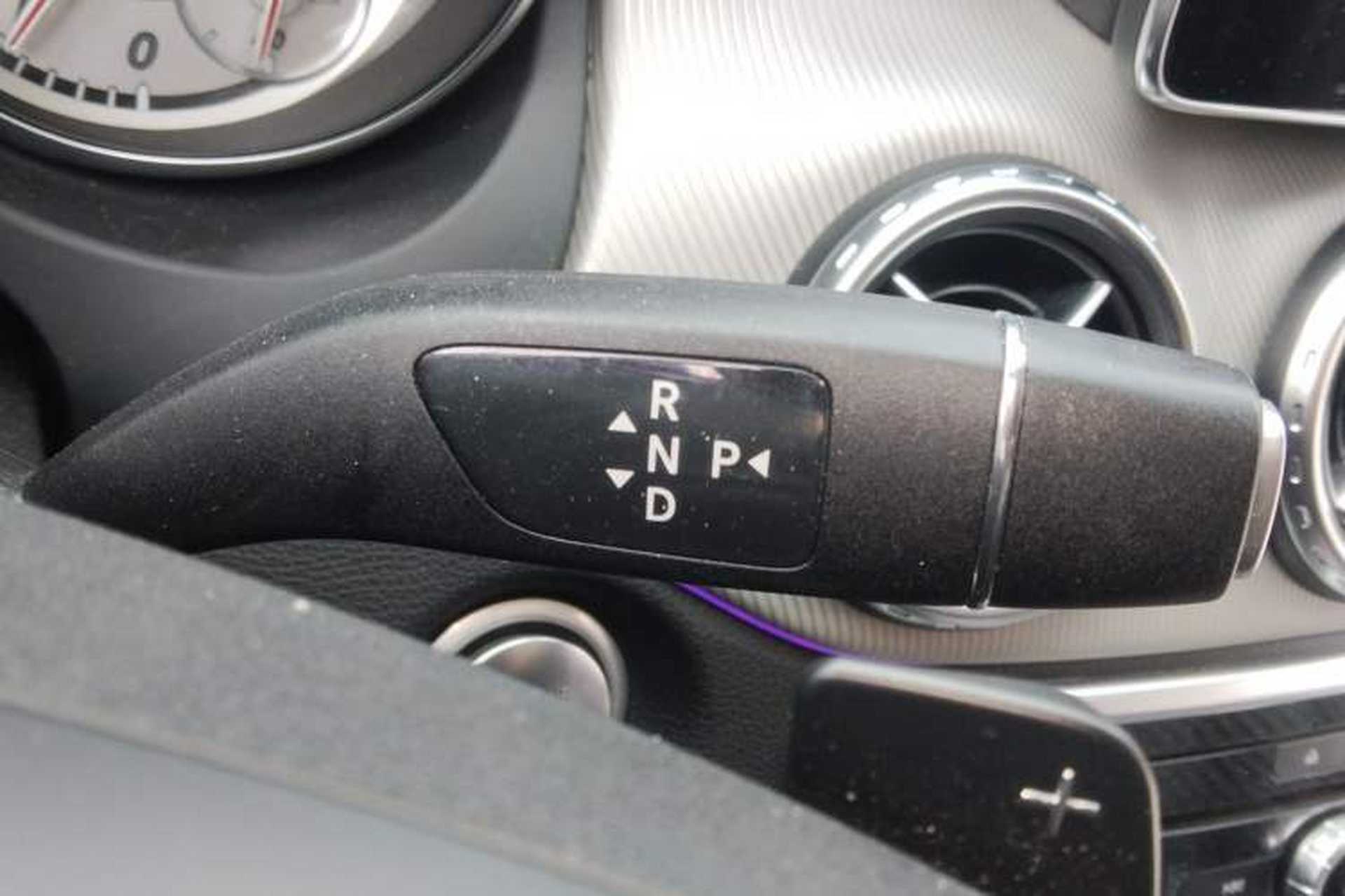 Used Mercedes-Benz GLA 2016 GLA 200 Fashion Model Gear Lever