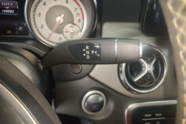 Used Mercedes-Benz GLA 2016 GLA 220 4MATIC Fashion Edition Gear Lever