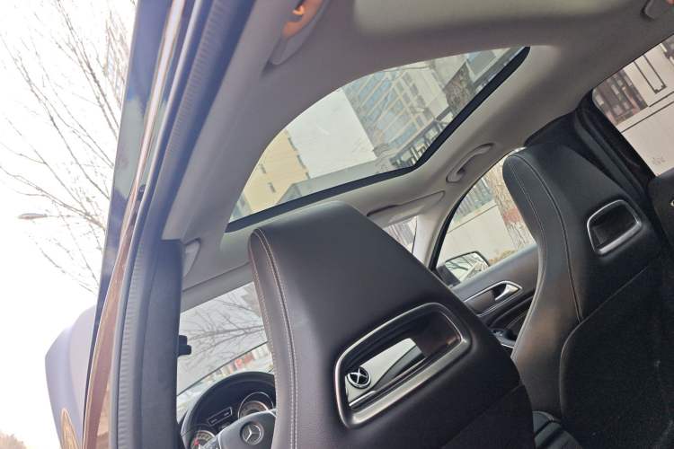 Used Mercedes-Benz GLA 2016 GLA 200 Sport Edition Headliner