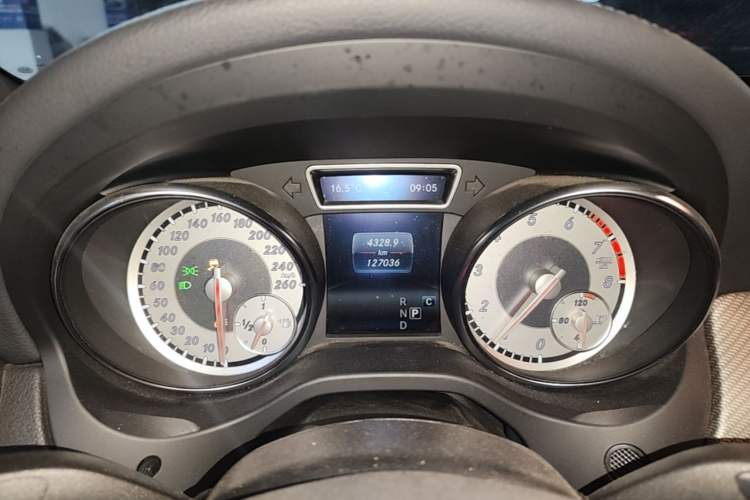 Used Mercedes-Benz GLA 2016 GLA 200 Fashion Model Instrument Cluster