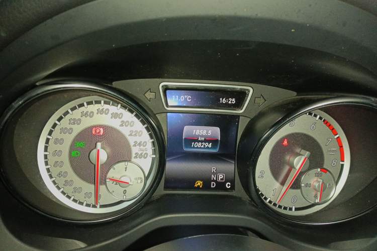 Used Mercedes-Benz GLA 2016 GLA 200 Sport Edition Instrument Cluster