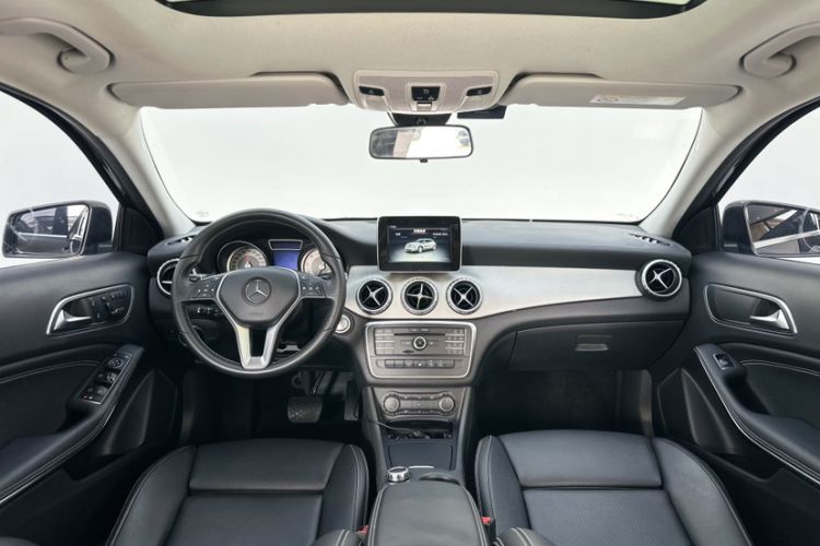 Used Mercedes-Benz GLA 2016 GLA 200 Fashion Model Interior 1
