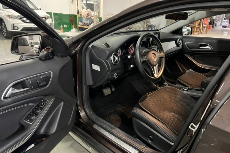 Used Mercedes-Benz GLA 2016 GLA 200 Fashion Model Interior 1
