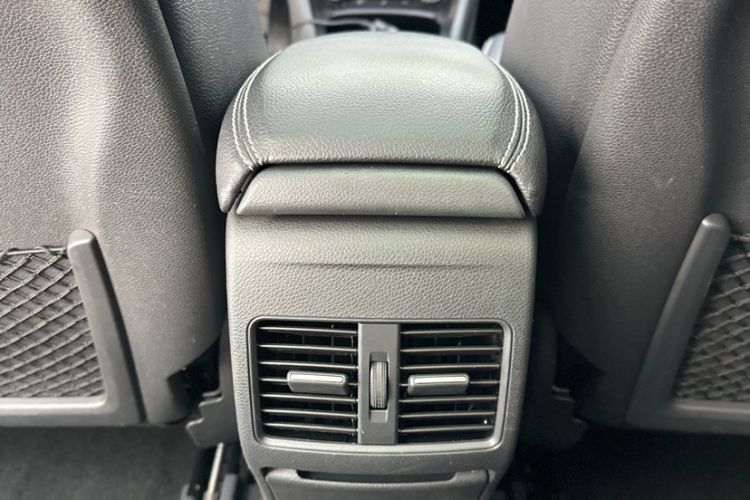 Used Mercedes-Benz GLA 2016 GLA 200 Fashion Model Interior 12