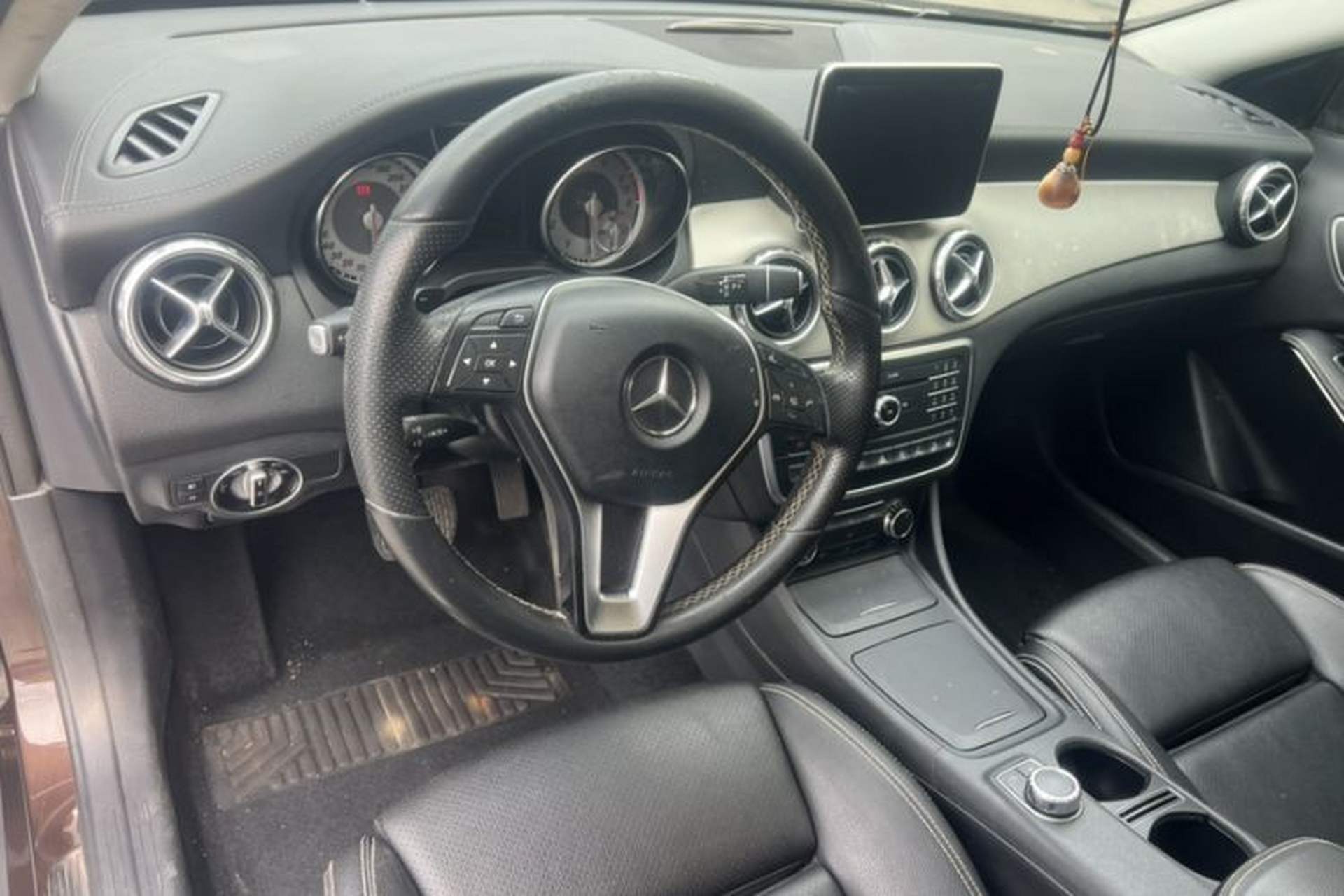 Used Mercedes-Benz GLA 2016 GLA 220 4MATIC Fashion Edition Interior 2