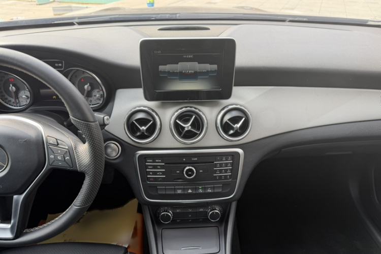 Used Mercedes-Benz GLA 2016 GLA 200 Sport Edition Interior 2