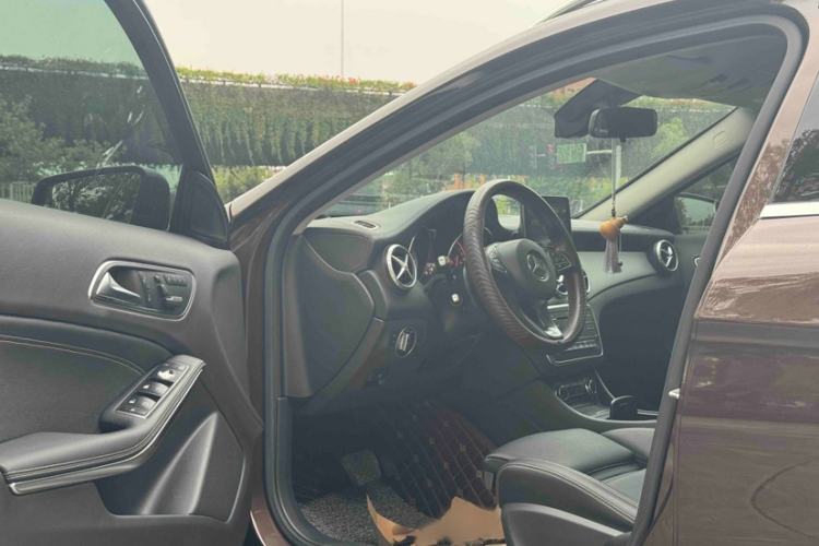 Used Mercedes-Benz GLA 2016 GLA 200 Fashion Model Interior 2