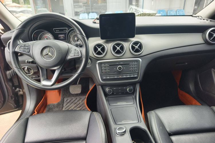 Used Mercedes-Benz GLA 2016 GLA 220 4MATIC Fashion Edition Interior 3