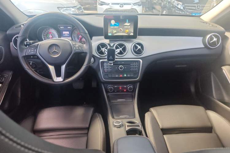 Used Mercedes-Benz GLA 2016 GLA 200 Fashion Model Interior 3