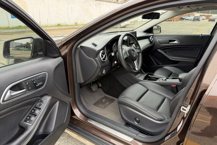 Used Mercedes-Benz GLA 2016 GLA 200 Sport Edition Interior 4
