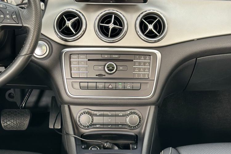 Used Mercedes-Benz GLA 2016 GLA 200 Fashion Model Interior 4