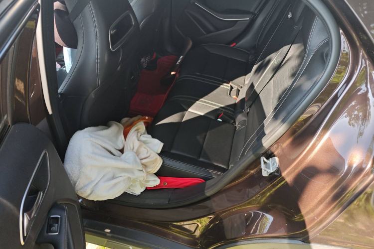 Used Mercedes-Benz GLA 2016 GLA 200 Sport Edition Interior 4