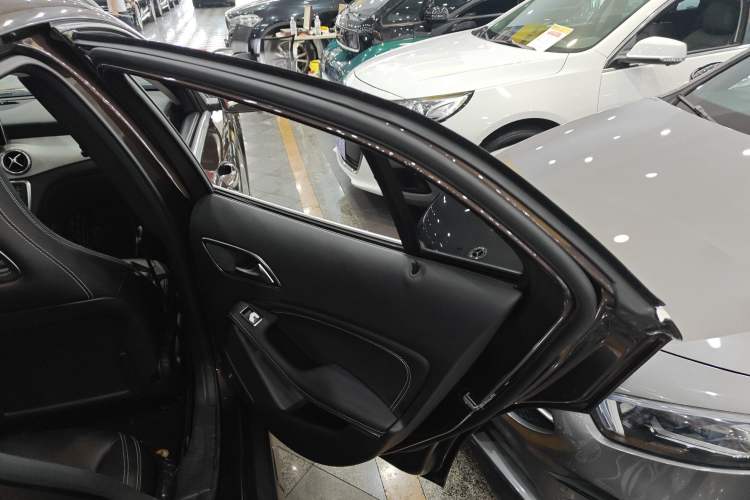 Used Mercedes-Benz GLA 2016 GLA 200 Sport Edition Interior 6