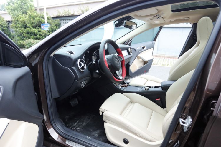 Used Mercedes-Benz GLA 2016 GLA 220 4MATIC Fashion Edition Interior 6