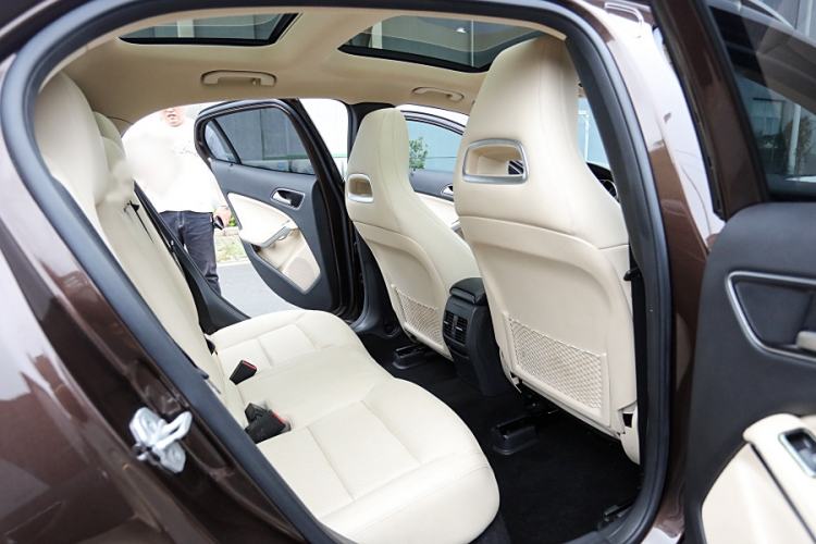 Used Mercedes-Benz GLA 2016 GLA 220 4MATIC Fashion Edition Interior 7