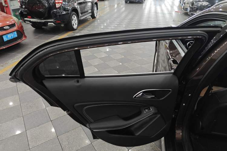 Used Mercedes-Benz GLA 2016 GLA 200 Sport Edition Interior 8