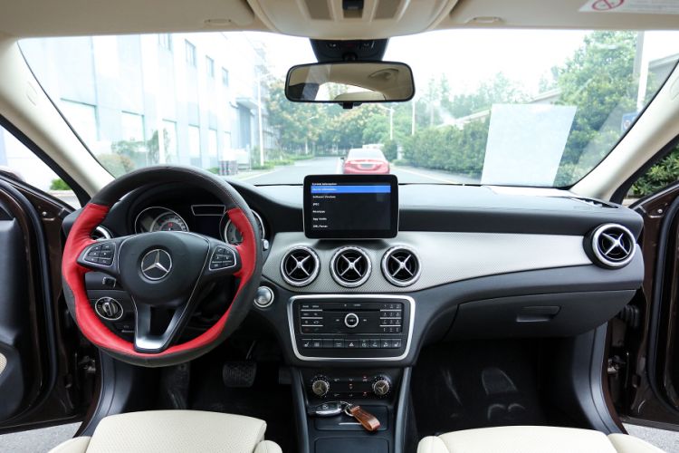 Used Mercedes-Benz GLA 2016 GLA 220 4MATIC Fashion Edition Interior 9